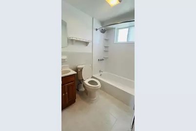 15 Van Brunt Road, Far Rockaway, NY 11693 - Photo 3