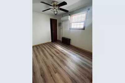 15 Van Brunt Road, Far Rockaway, NY 11693 - Photo 5