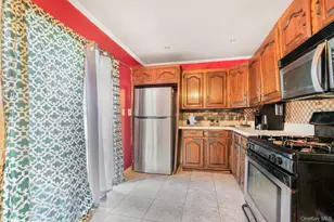 68 Cliff Dr, Hicksville, NY 11801 - Photo 7