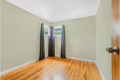 68 Cliff Drive, Hicksville, NY 11801 - Photo 15