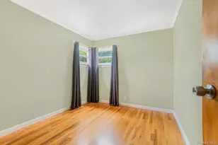 68 Cliff Dr, Hicksville, NY 11801 - Photo 15