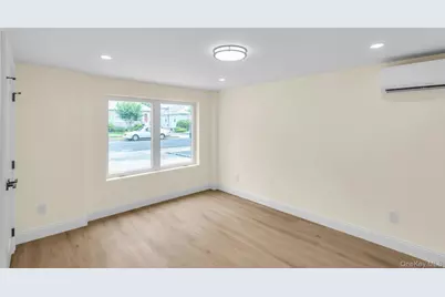 69 Edgewood Road #B, Port Washington, NY 11050 - Photo 7