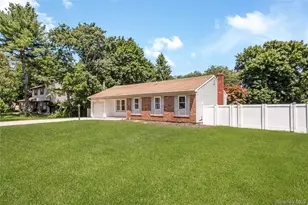 93 Raynor Rd, Ridge, NY 11961 - Photo 3