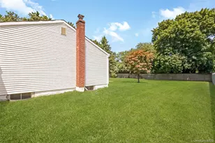 93 Raynor Rd, Ridge, NY 11961 - Photo 5