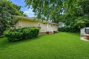 71 Pinewood Dr, Shirley, NY 11967 - Photo 3