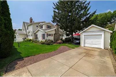 39 Princeton Street, Rockville Centre, NY 11570 - Photo 19