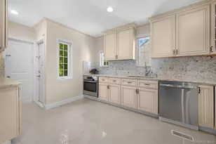 6 Brookbridge Rd, Great Neck, NY 11021 - Photo 17
