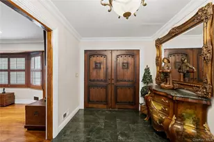 50 Flamingo Rd, Roslyn, NY 11576 - Photo 3