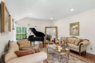 50 Flamingo Rd, Roslyn, NY 11576 - Photo 9