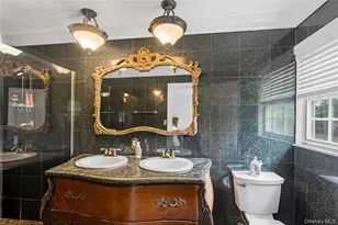 50 Flamingo Rd, Roslyn, NY 11576 - Photo 33
