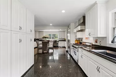 50 Flamingo Road, Roslyn, NY 11576 - Photo 15