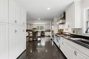 50 Flamingo Rd, Roslyn, NY 11576 - Photo 15