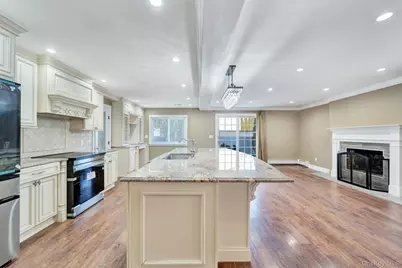 20 Sagamore Way S, Jericho, NY 11753 - Photo 9
