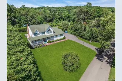 705 Fanning Road, New Suffolk, NY 11956 - Photo 3