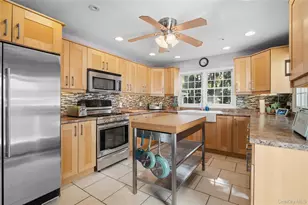 1228 Hyman Ave, Bay Shore, NY 11706 - Photo 9