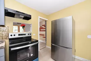 80 Norfleet Ln, Coram, NY 11727 - Photo 5