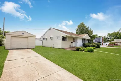 2 Mozart Lane, Bethpage, NY 11714 - Photo 3