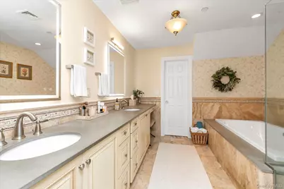 100 Empire Boulevard #13, Island Park, NY 11558 - Photo 25