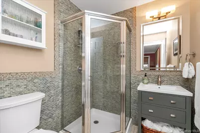 100 Empire Boulevard #13, Island Park, NY 11558 - Photo 11