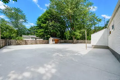 948 Walker Street, Bellport, NY 11713 - Photo 15