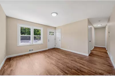 948 Walker Street, Bellport, NY 11713 - Photo 5