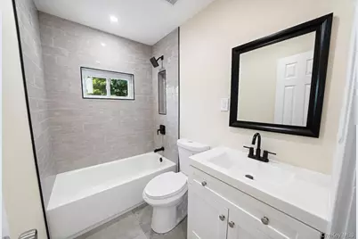 948 Walker Street, Bellport, NY 11713 - Photo 9