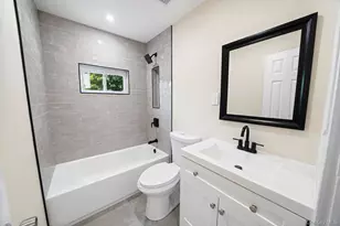 948 Walker St, Bellport, NY 11713 - Photo 9