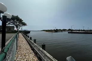 445 Mariners Way, Copiague, NY 11726 - Photo 5