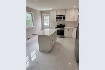 128 W 17th Street, Deer Park, NY 11729 - Photo 3