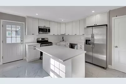 128 W 17th Street, Deer Park, NY 11729 - Photo 9