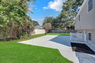 128 W 17th St, Deer Park, NY 11729 - Photo 29