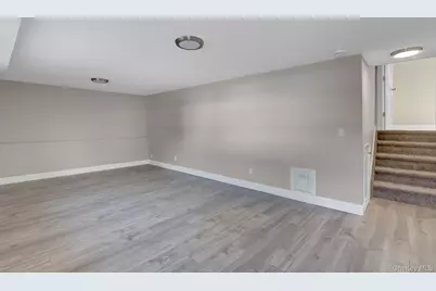 128 W 17th Street, Deer Park, NY 11729 - Photo 19
