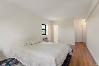 1910 Pelham Parkway S #5C, Bronx, NY 10461 - Photo 17
