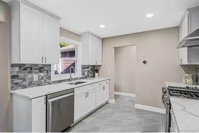 10 Springmeadow Drive, Kings Park, NY 11754 - Photo 15