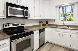 150 Charter Cir, Ossining, NY 10562 - Photo 9