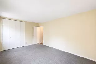 150 Charter Cir, Ossining, NY 10562 - Photo 17