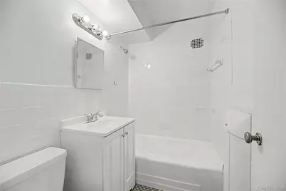 3130 Irwin Avenue #6G, Bronx, NY 10463 - Photo 11