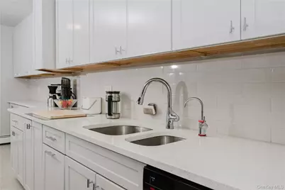 50 Dekalb Avenue #E10, White Plains, NY 10603 - Photo 3