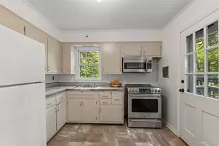 20 Bird Pl, White Plains, NY 10605 - Photo 9