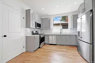 14386 232nd St, Springfield Gardens, NY 11413 - Photo 5