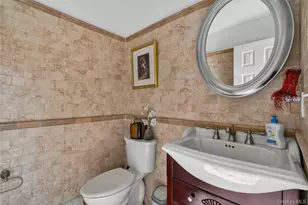 696 Hewlett St, Franklin Square, NY 11010 - Photo 23