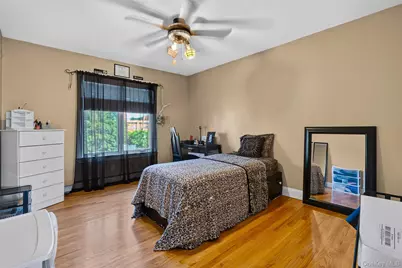 696 Hewlett Street, Franklin Square, NY 11010 - Photo 35