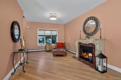 696 Hewlett Street, Franklin Square, NY 11010 - Photo 17