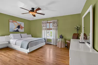 696 Hewlett Street, Franklin Square, NY 11010 - Photo 29
