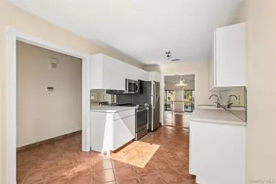 87 Northgate Circle, Melville, NY 11747 - Photo 3