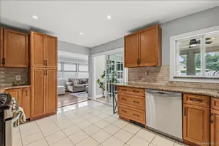 1042 Jefferson St, Baldwin, NY 11510 - Photo 13