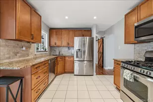 1042 Jefferson St, Baldwin, NY 11510 - Photo 15