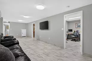 354 Robinson Ave, Newburgh, NY 12550 - Photo 33