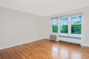 25 Trinity Pl, New Rochelle, NY 10805 - Photo 3