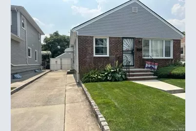 15724 20th Avenue, Whitestone, NY 11357 - Photo 5
